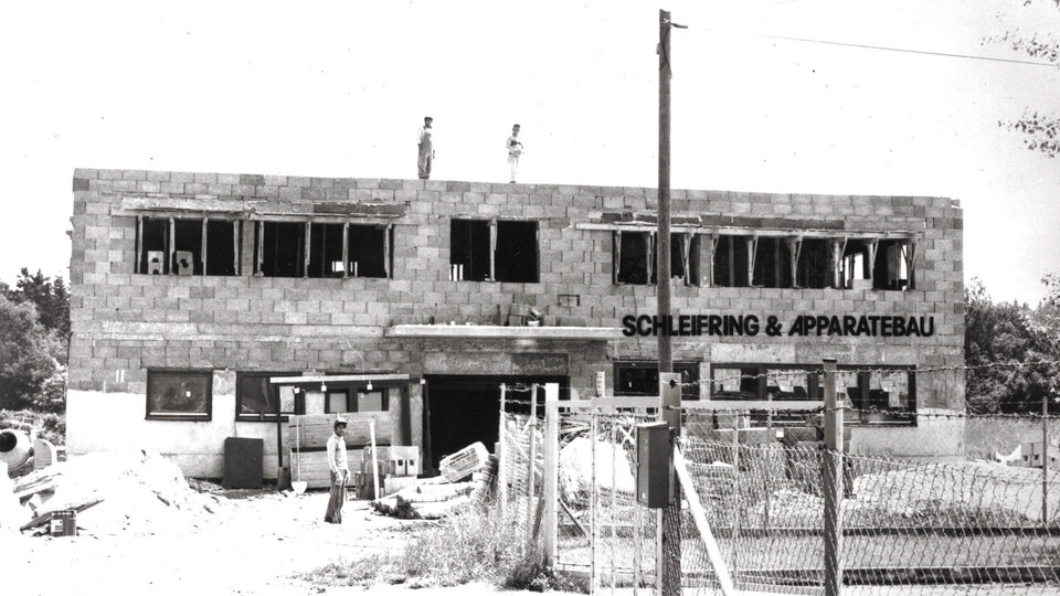 Construction site of SCHLEIFRING's first company building.